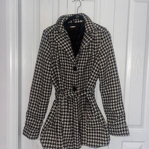 Vintage Black and White wool blend Houndstooth Women's Coat